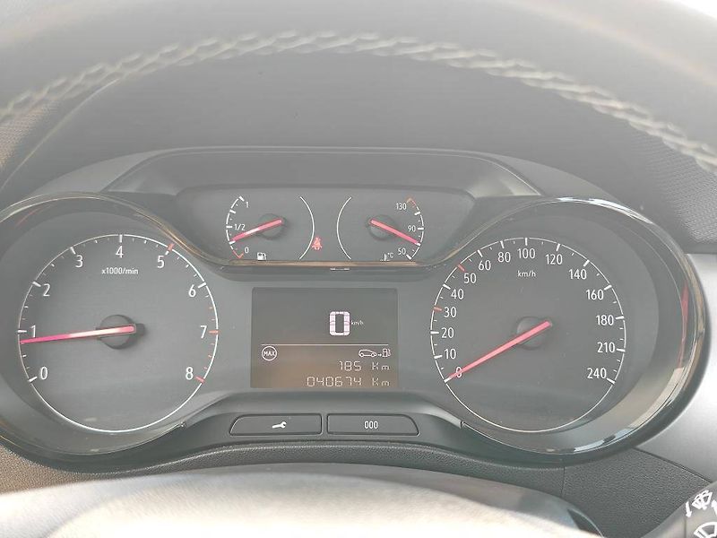 Opel Crossland X Edition MT6 1,2 TURBO - fotka 12 z 22