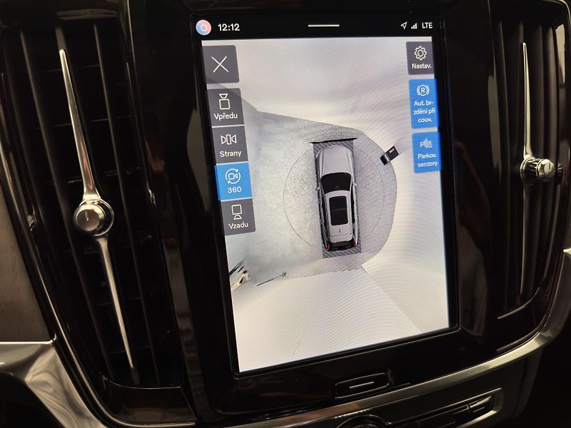 Volvo V90 T8 AWD RECHARGE ULTRA - fotka 51 z 53