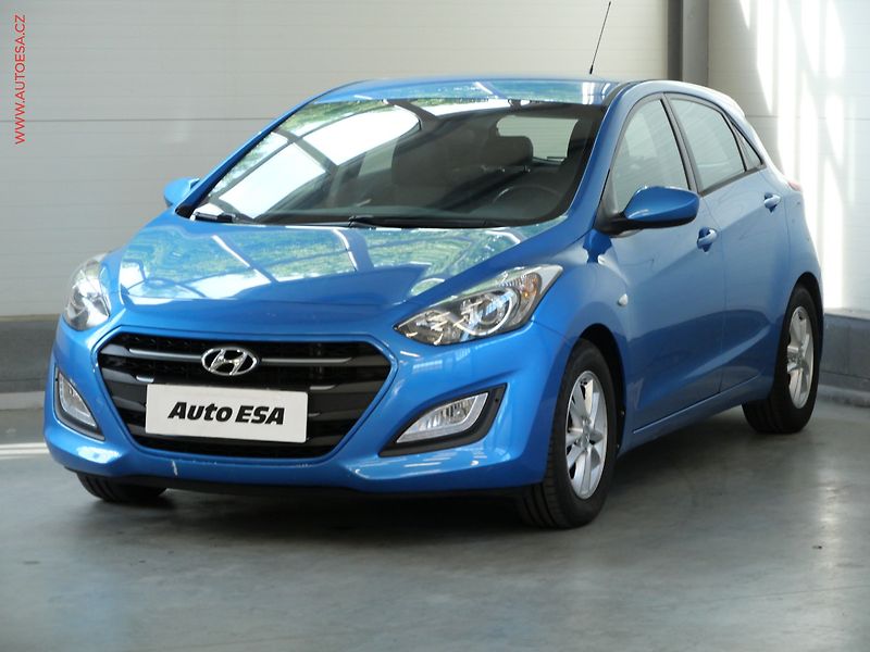 Hyundai i30 (2016) 1.6 CRDi, ČR, AC, TZ, park - fotka 3 z 19