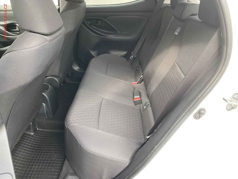 Toyota Yaris (2021) 1.5 VVT-i, ČR, Dynamic - fotka 10 z 15