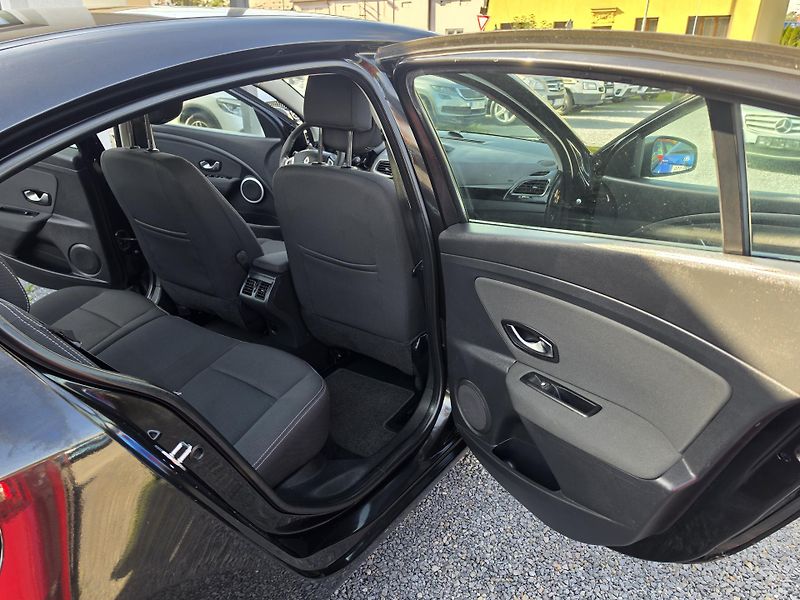 Renault Fluence 1.6 16V Park Senzor  - fotka 15 z 29