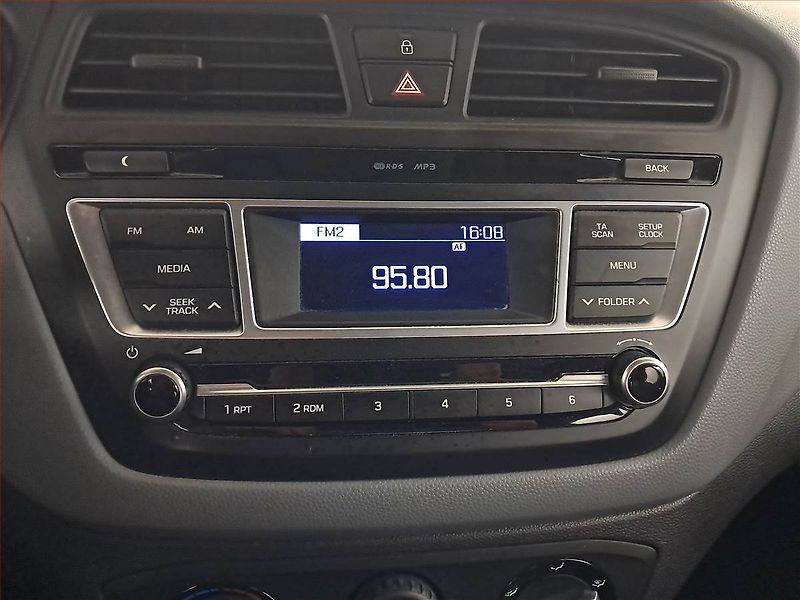 Hyundai i20 (2016) 1.2, ČR,1.maj - fotka 13 z 15