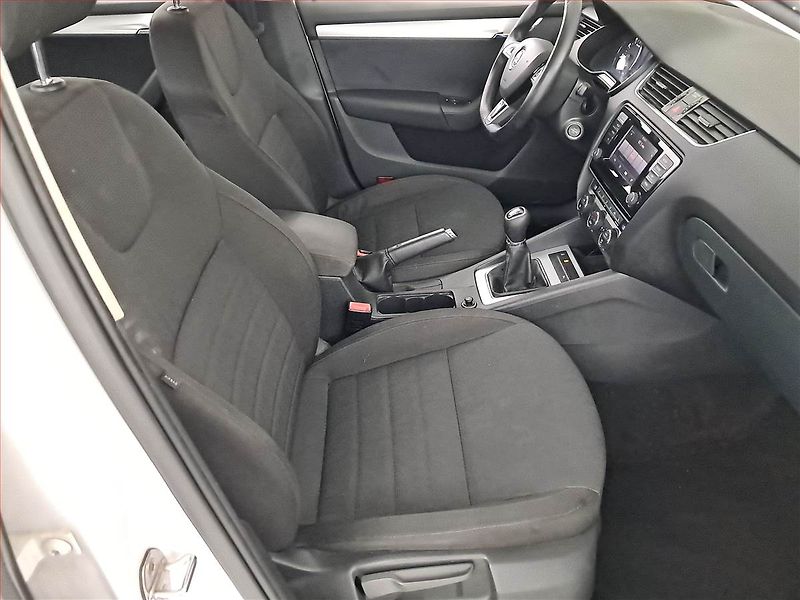 Škoda Octavia (2014) Ambition 1.2 TSI, Navi - fotka 9 z 22