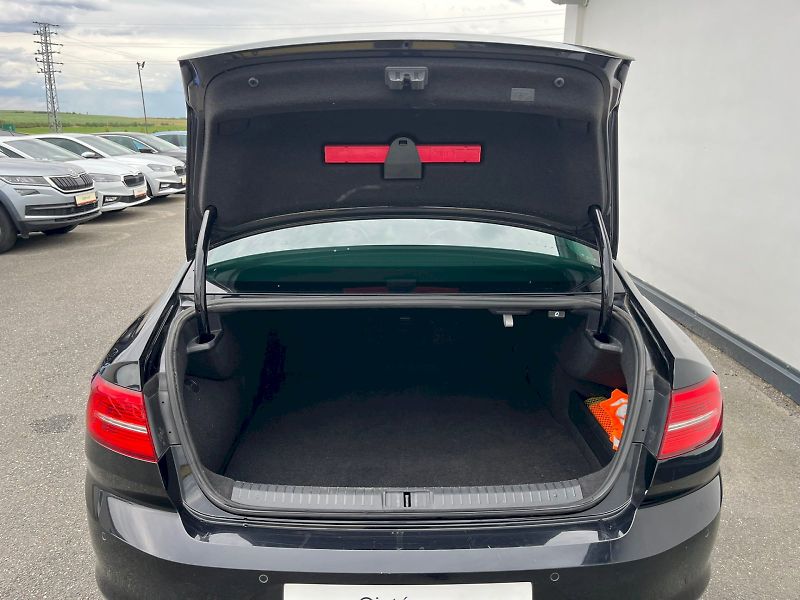 Volkswagen Passat (2015) 2.0 TDI / 176 kW 4x4 - fotka 12 z 28