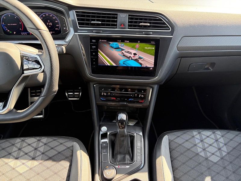 Volkswagen Tiguan (2023) R-LINE 2.0TDI 147kW DSG TAŽNÉ  - fotka 10 z 11