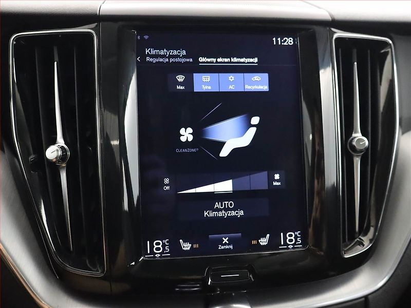 Volvo XC60 (2017) T8 Twin Engine - fotka 20 z 24