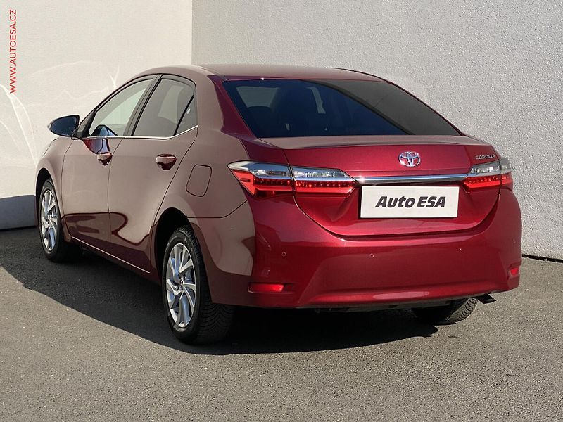 Toyota Corolla (2016) 1.6i, ČR, Xenon, AC - fotka 6 z 17