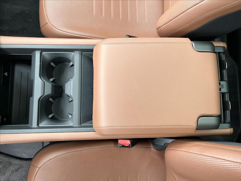 Land Rover Defender (2026) 110 V8 P540 OCTA SATIN* - fotka 37 z 48
