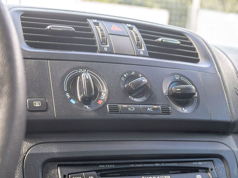 Škoda Roomster (2010) ČR 1.2TSI 63KW AC - fotka 16 z 34