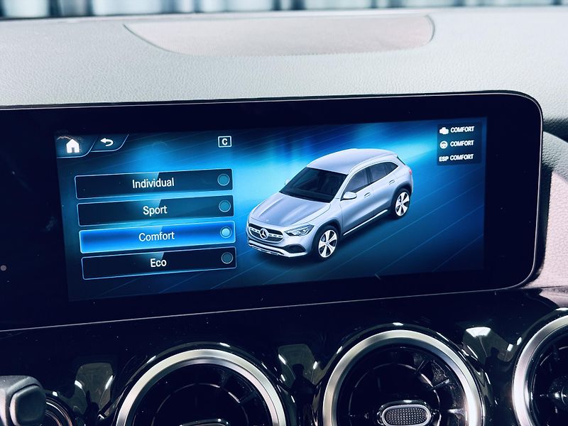 Mercedes-Benz GLA (2023) 180d*CZ*DPH*LED* - fotka 29 z 35