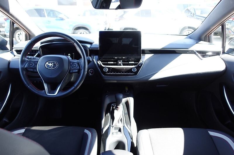 Toyota Corolla 2,0HSD GR-Sport Dynamic - fotka 17 z 32