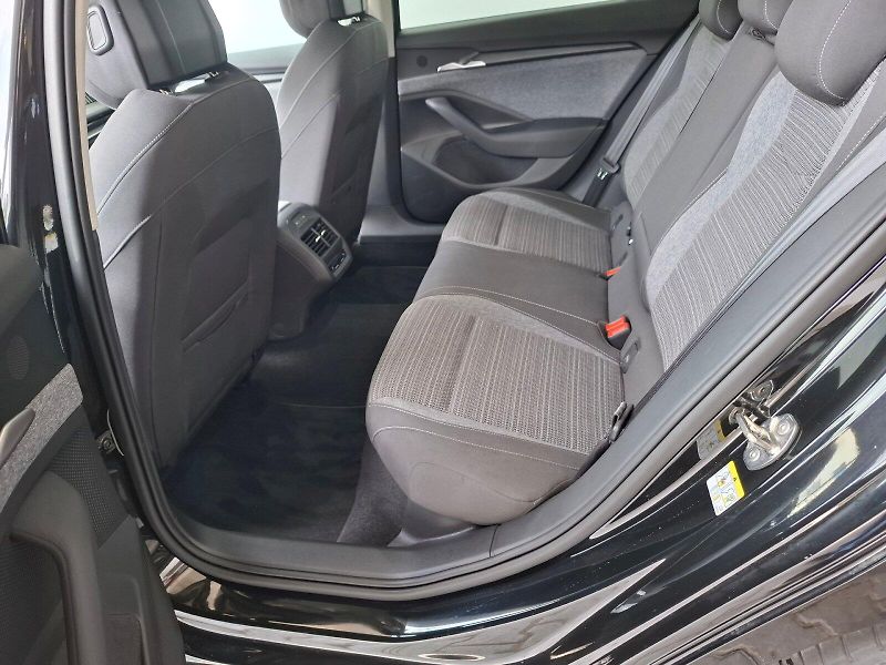Škoda Superb (2025) COMBI SELECTION TD 110/2.0 A7F - fotka 36 z 40