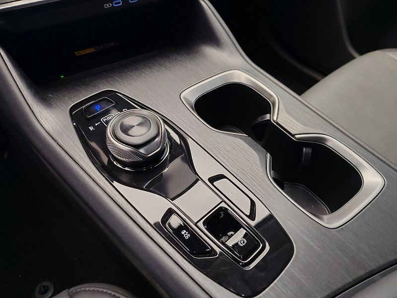 Lexus RZ 450e 450e Executive 4x4 - fotka 36 z 40