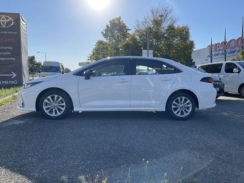 Toyota Corolla SD 1.8 Hybrid ODBĚR 7/2026 - fotka 8 z 26