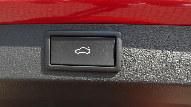 Škoda Karoq 1,5 TSI Sportline Exclusive DS - fotka 22 z 27