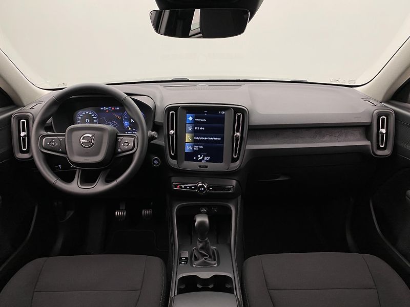 Volvo XC40 T2 ESSENTIAL CZ - fotka 2 z 42