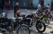 Nablýskané historické vozidla a motorky obsadily v neděli 19. května centrum Prostějova. 19.5. 2024