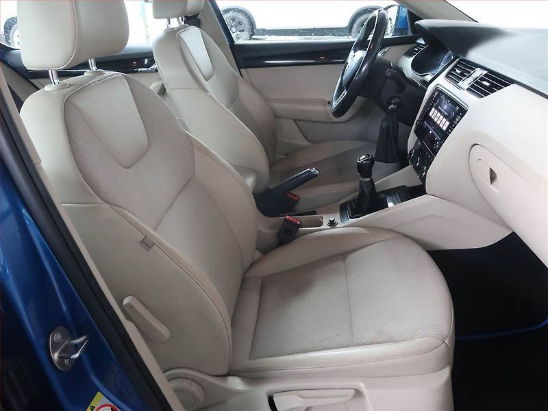 Škoda Octavia (2018) Style 1.4 TSI, Serv.kniha - fotka 9 z 15