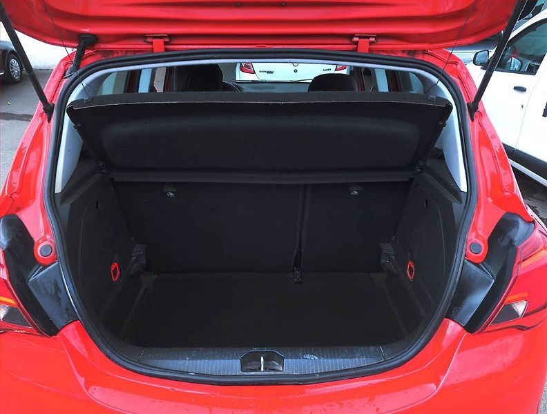Opel Corsa (2015) 1.2, Tempomat - fotka 13 z 14