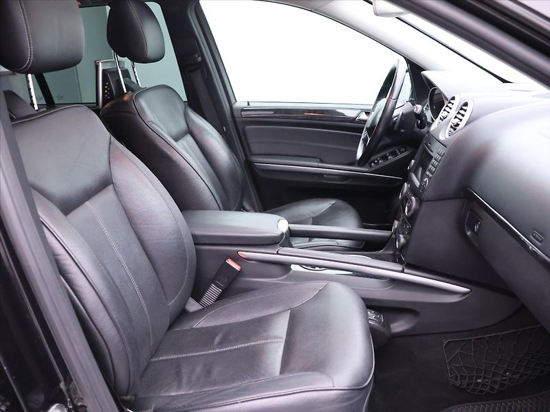 Mercedes-Benz GL 350 3,0 155kW 4Matic 7.míst - fotka 13 z 41