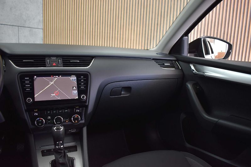 Škoda Octavia 1.6 TDI 85kW DSG*ACC*CAR-PLAY* - fotka 9 z 41
