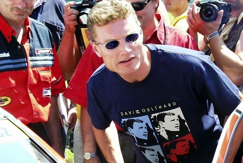 David Coulthard se v červnu roku 1999 stal čestným patronem Autodromu Most. Na snímku je rpři setkání s fanoušky.
