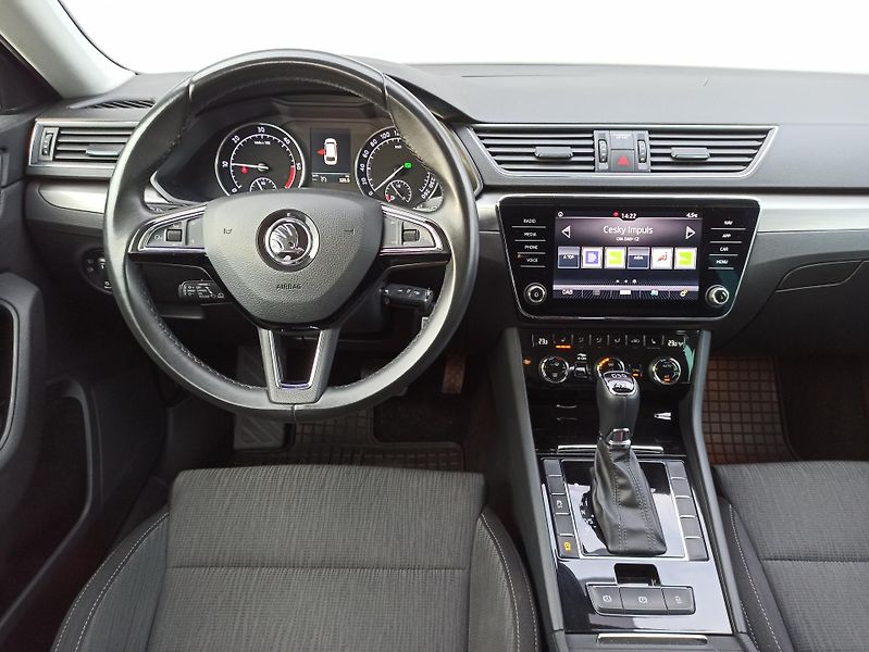 Škoda Superb 2.0TDi 140kW DSG 4X4 AMB - fotka 17 z 27