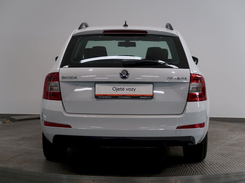 Škoda Octavia (2014) ELEGANCE 1.4TSI 103KW - fotka 9 z 33