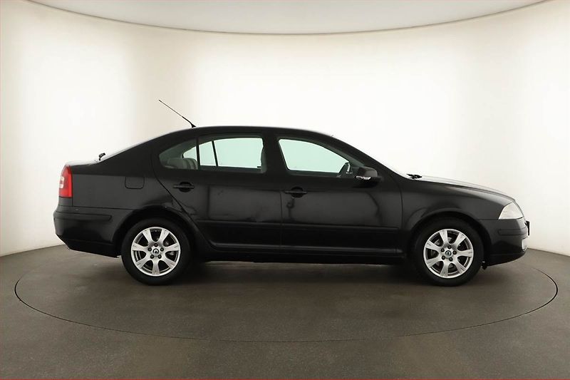Škoda Octavia (2008) 1.9 TDI, po STK, CZ doklady - fotka 6 z 11