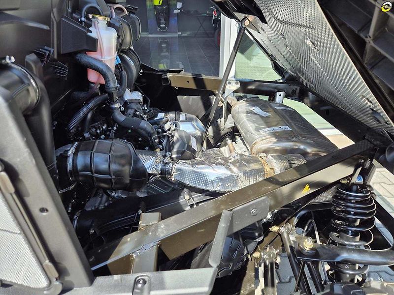 Can-Am Traxter HD 10 PRO (2025) Traxter XU HD10 T ABS - fotka 13 z 20