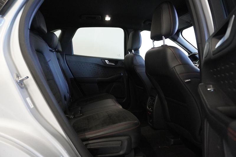 Ford Kuga 2.0 TDCi ST-LINE 4x4 AUTOMAT 8 - fotka 31 z 34