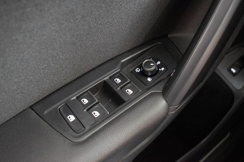 Volkswagen Tiguan 1.5 TSI DSG*VIRTUAL*KAMERA*ACC - fotka 15 z 44