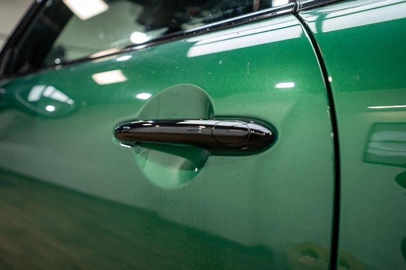 Mini Cooper JCW 2.0 170 kW - fotka 24 z 30