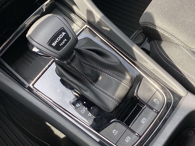 Škoda Karoq (2026) 2,0 TDI 110 kW 4x4 DSG Sportli - fotka 6 z 28