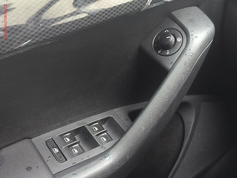 Škoda Octavia (2014) 2.0 TDi, Bixen, navi, park - fotka 17 z 21