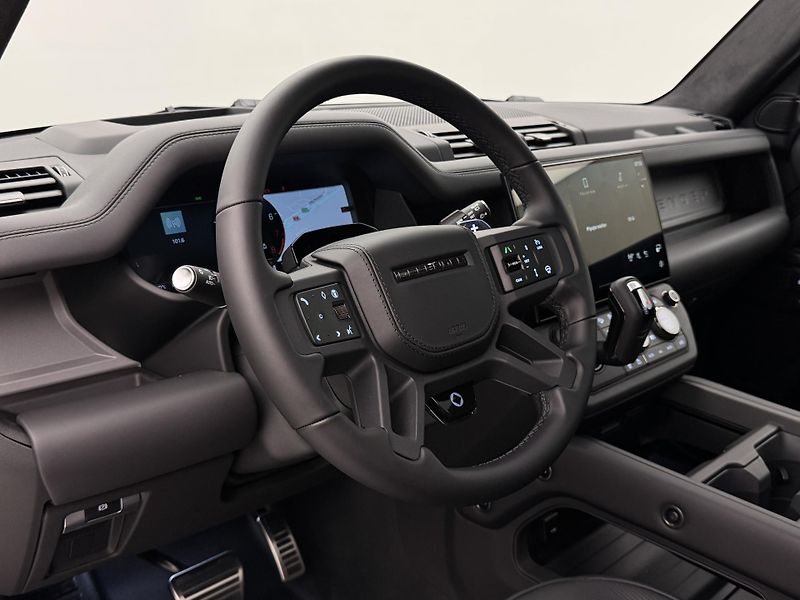 Land Rover Defender OCTA P635  - fotka 24 z 75