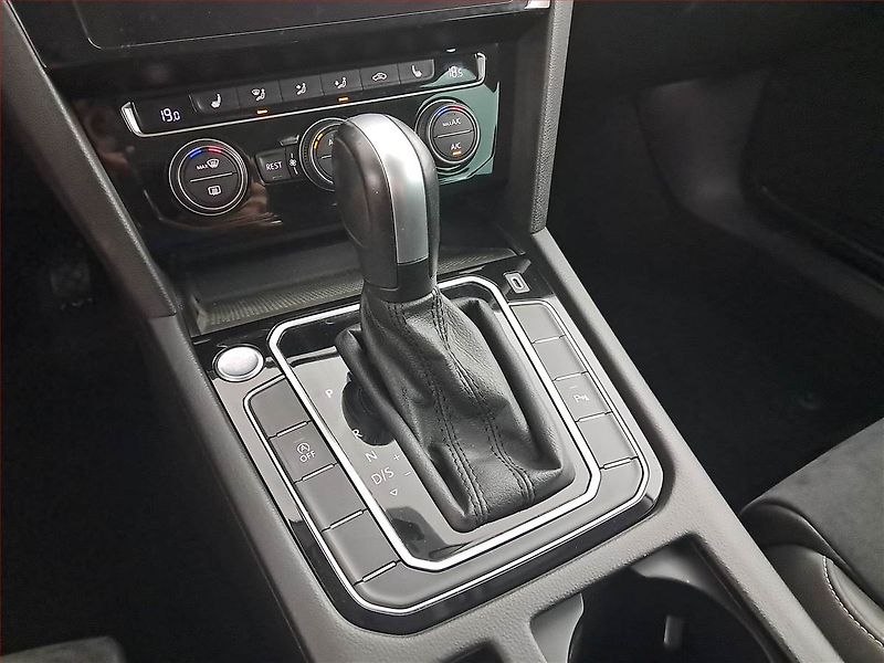 Volkswagen Passat (2020) 2.0 TDI, Automat, Serv.kniha - fotka 19 z 22