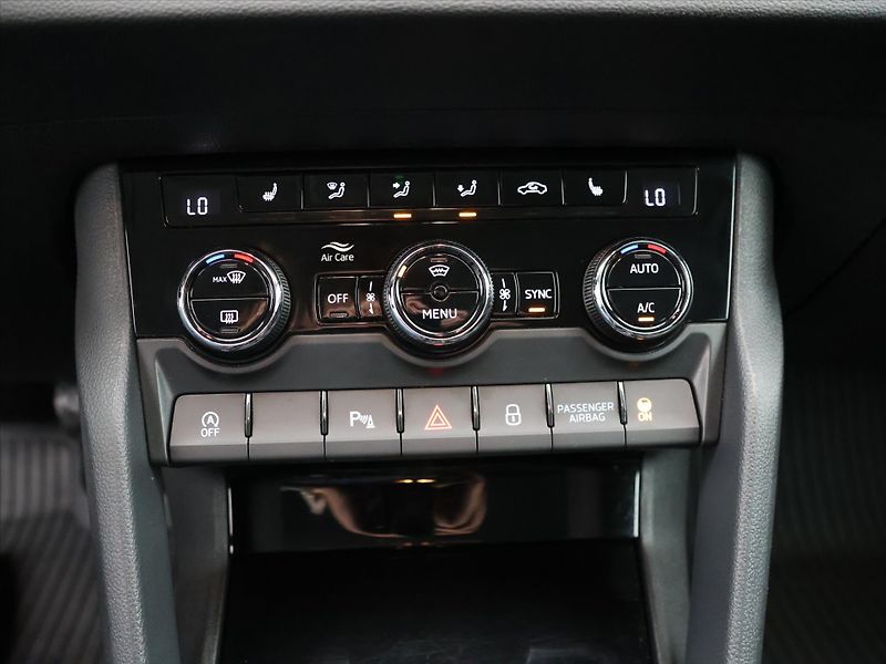 Škoda Karoq 1,5 TSI 110kW Style 1.Maj. - fotka 22 z 32