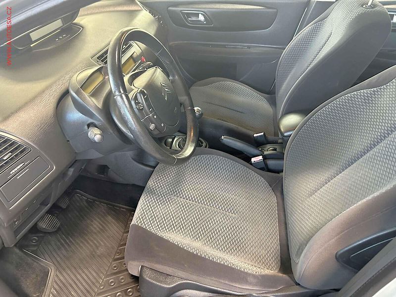 Citroën C4 (2005) 1.6, 1.maj, AAC, tempo - fotka 9 z 14