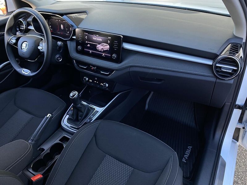 Škoda Fabia 1,0 TSI 70 kW Style - fotka 23 z 25