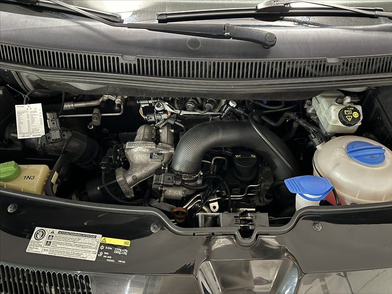 Volkswagen Multivan 2,0   TDI DSG 4M INDIVIDUAL - fotka 37 z 45