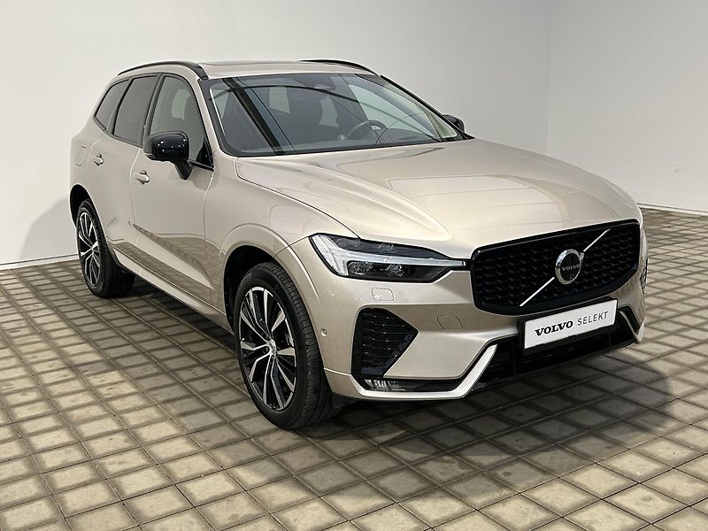 Volvo XC60 2.0  B4 4x4 ULTIMATE - fotka 4 z 48