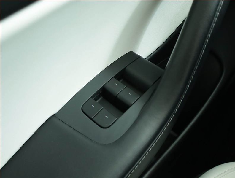 Tesla Model 3 (2020) Long Range 4WD 74kWh, SoH 89% - fotka 16 z 21