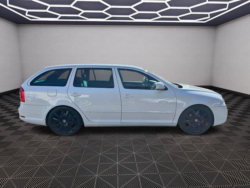 Škoda Octavia (2009) RS 2,0 TSI 147KW - fotka 8 z 39