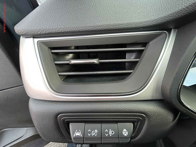 Renault Captur (2024) 1.0 TCe, LED, AC - fotka 13 z 19