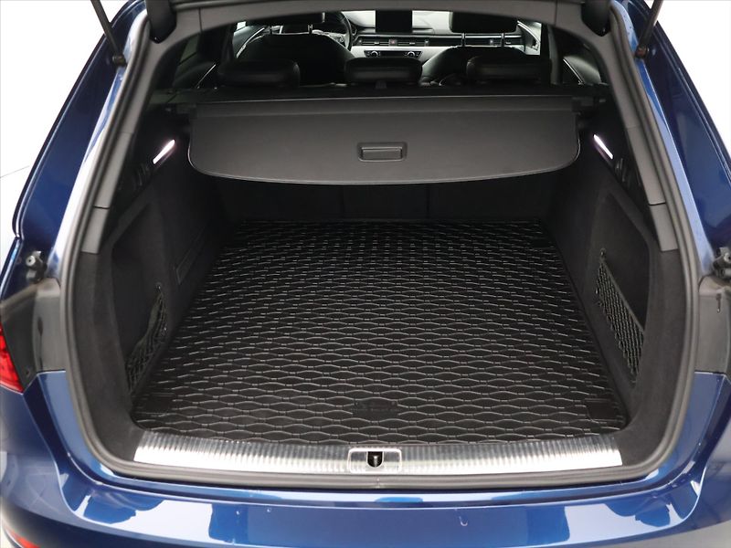 Audi A4 2,0 140KW S-Line Quattro CZ LE - fotka 10 z 27