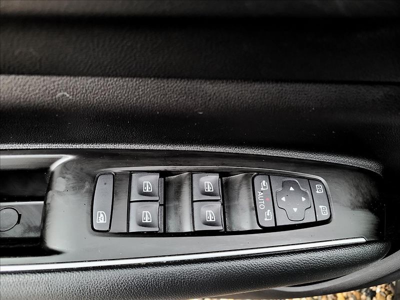 Renault Koleos 2,0 135kw,Initial,po rozvodech - fotka 40 z 48