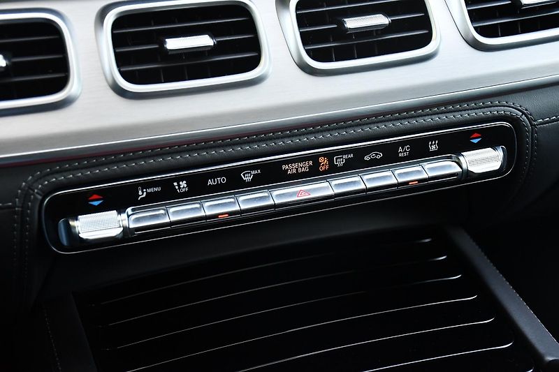 Mercedes-Benz GLE 63S 4MATIC K360°ACC VZDUCH - fotka 33 z 61