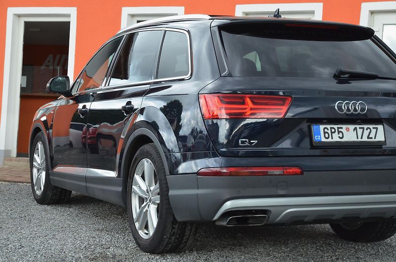 Audi Q7 (2015) 3.0 TDi Quattro S-LINE / ČR - fotka 9 z 47