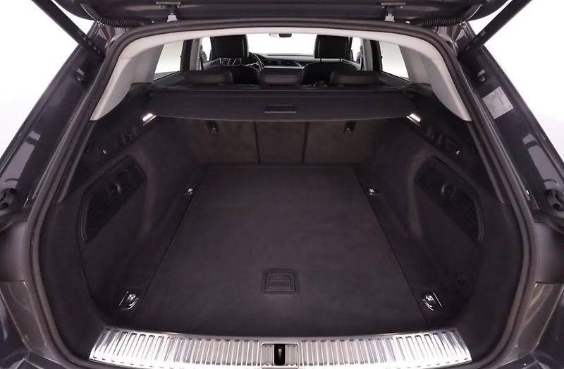 Audi Q8 e-tron 55 Quattro Kamera SoH 92% LED - fotka 9 z 27